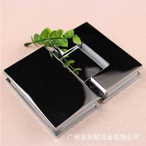 草莓视频软件污草莓视频官网下载地址浴室夹